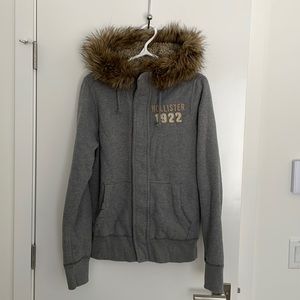 Hollister men hoodie with fur hood